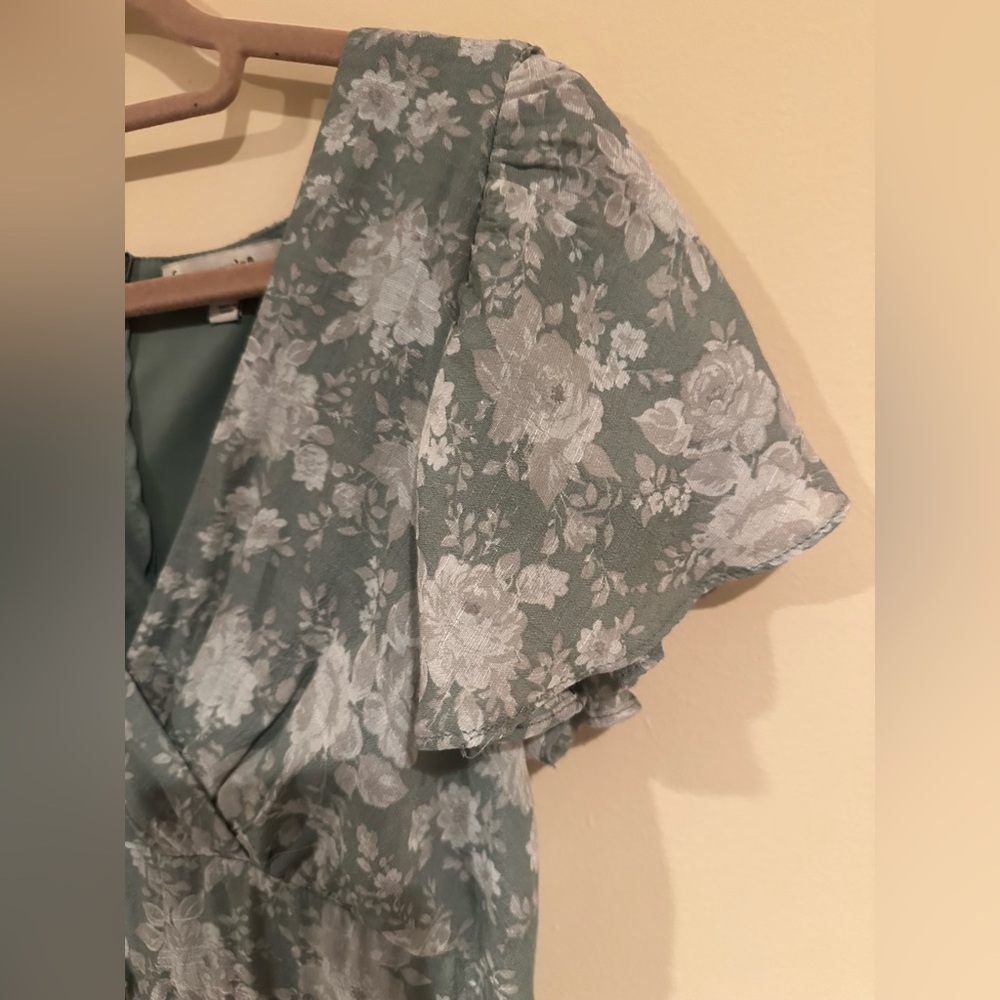 EUC Francesca’s Kathy Floral Tiered Maxi Dress S Size - Picture 6 of 8